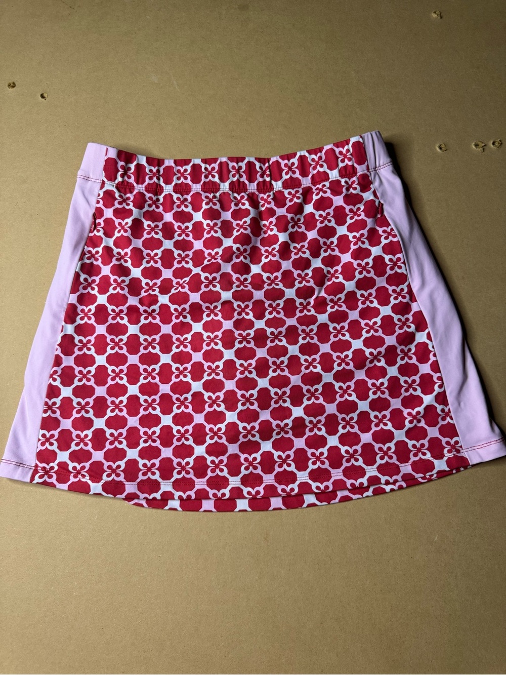 J. McLaughlin Red & White Patterned Golf Skort with Light Pink Side Panels